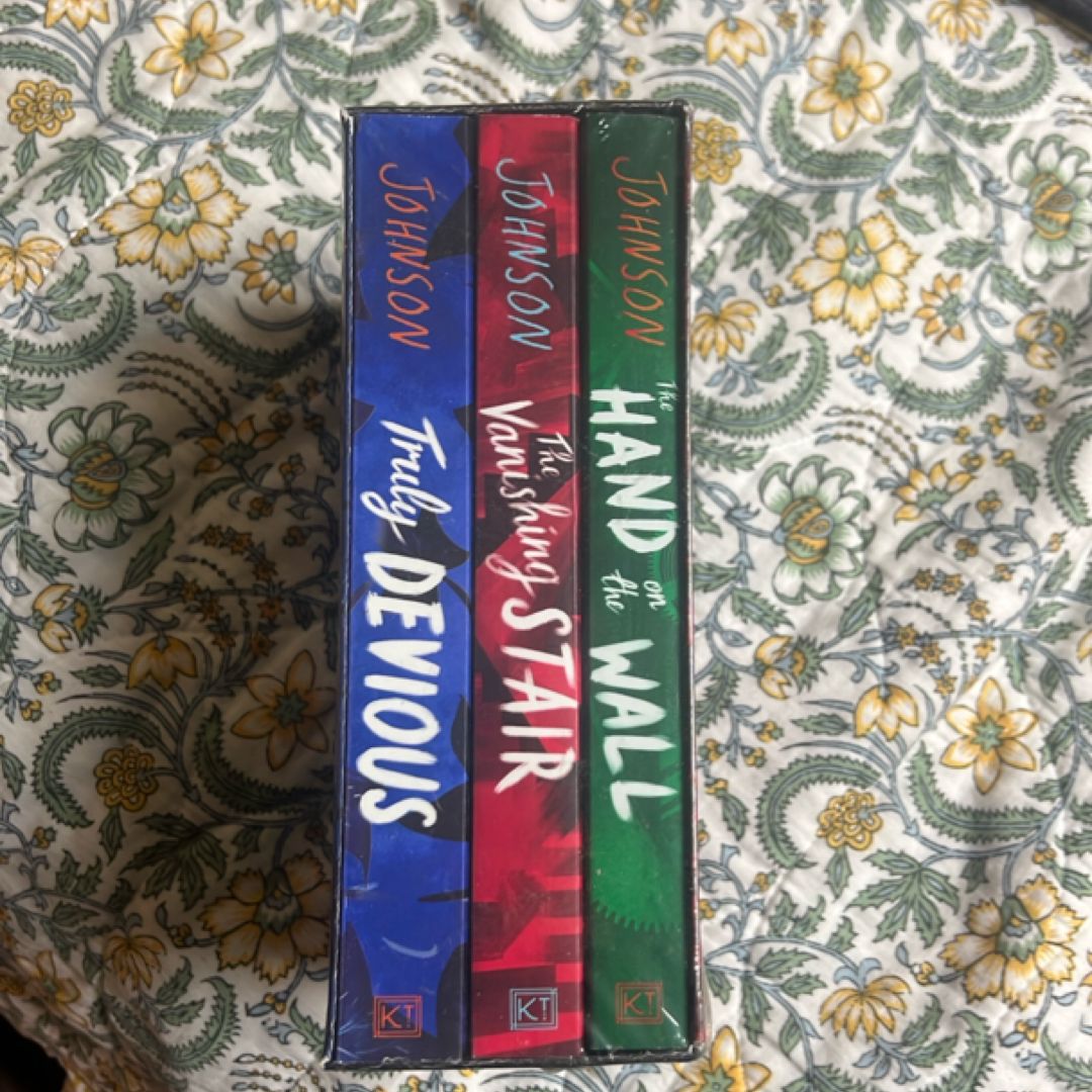 Truly Devious 3-Book Box Set