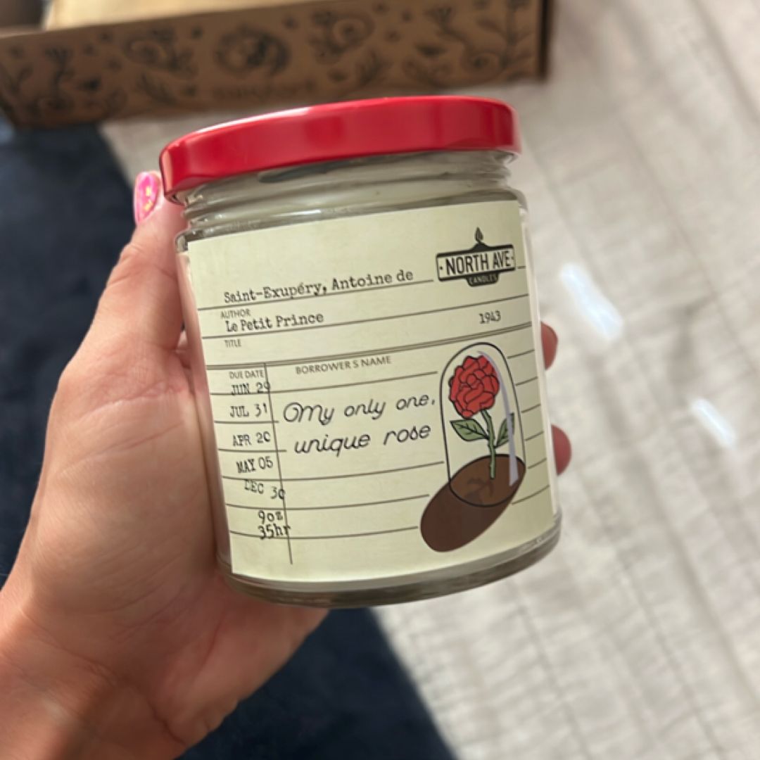 Bookish Candle 