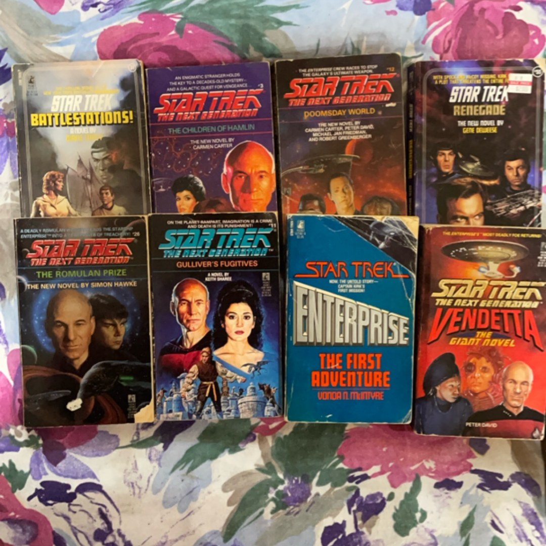Star Trek 9 Book lot