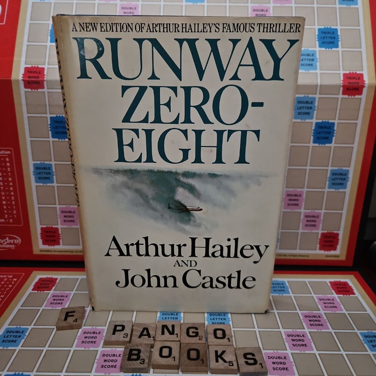 Runway Zero-Eight by Arthur Hailey, John Castle