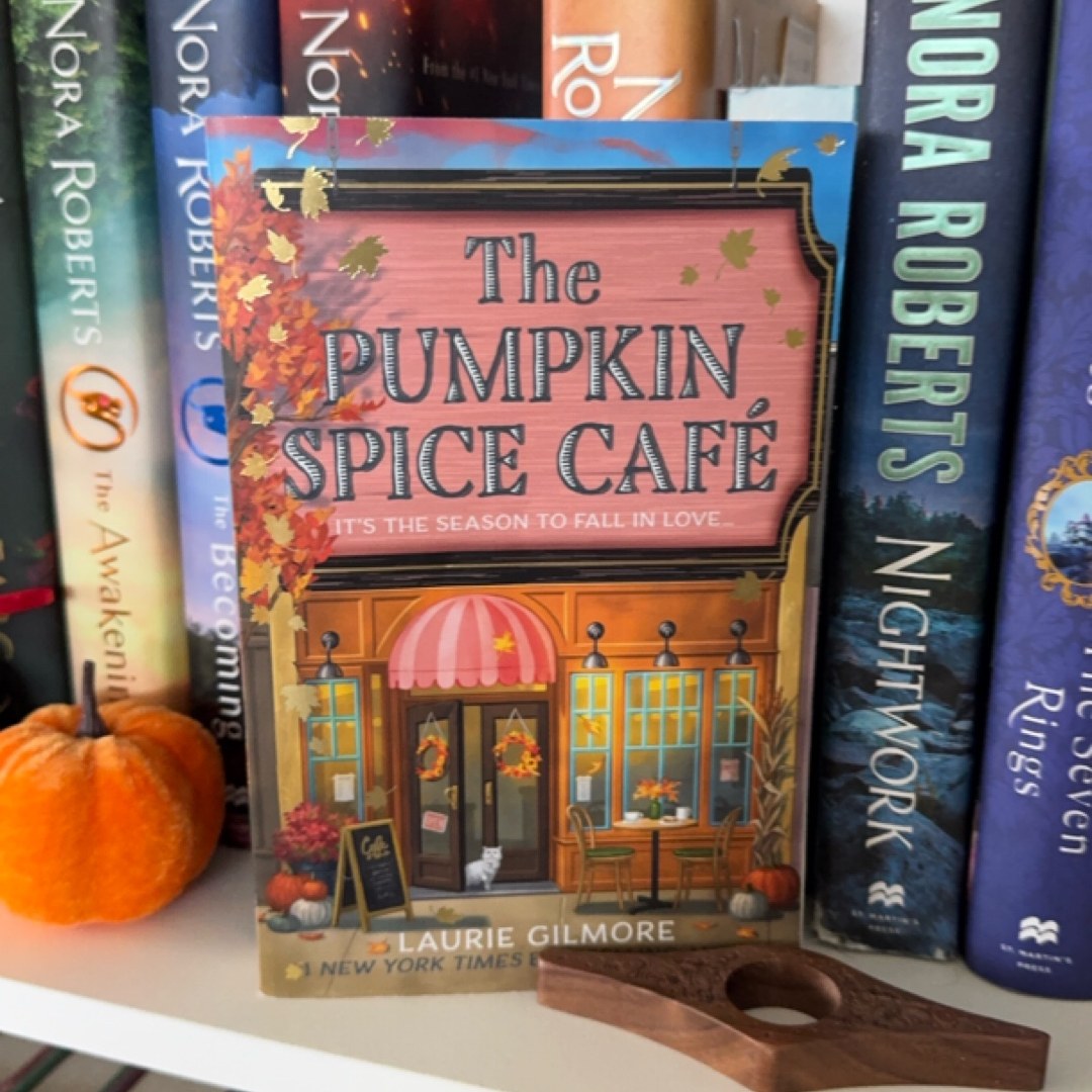 The Pumpkin Spice Café by Laurie Gilmore