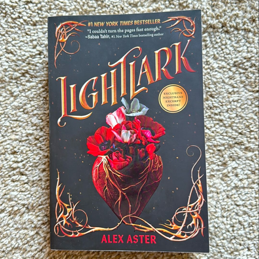 Lightlark (the Lightlark Saga Book 1)
