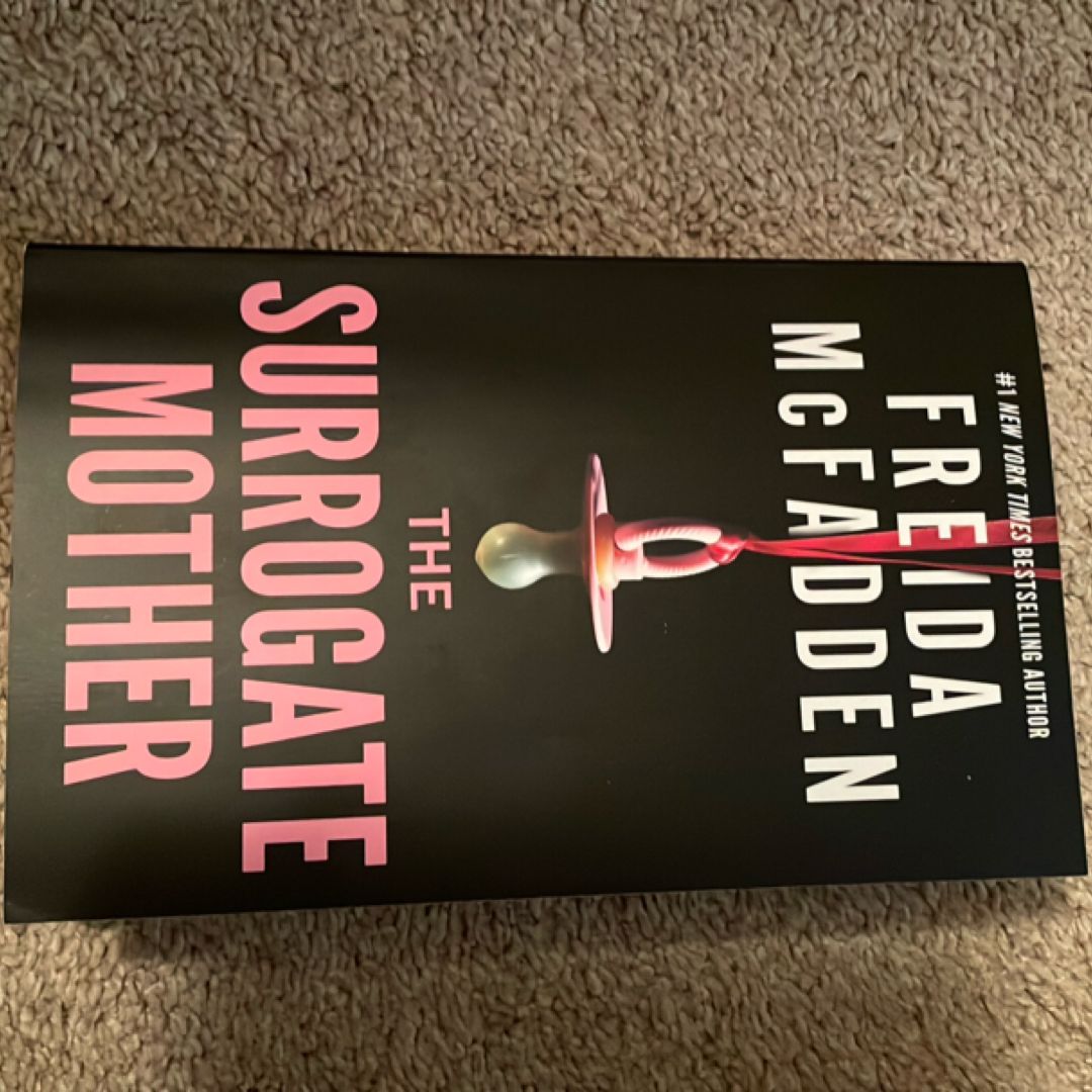 The Surrogate Mother by Freida McFadden, Paperback | Pangobooks