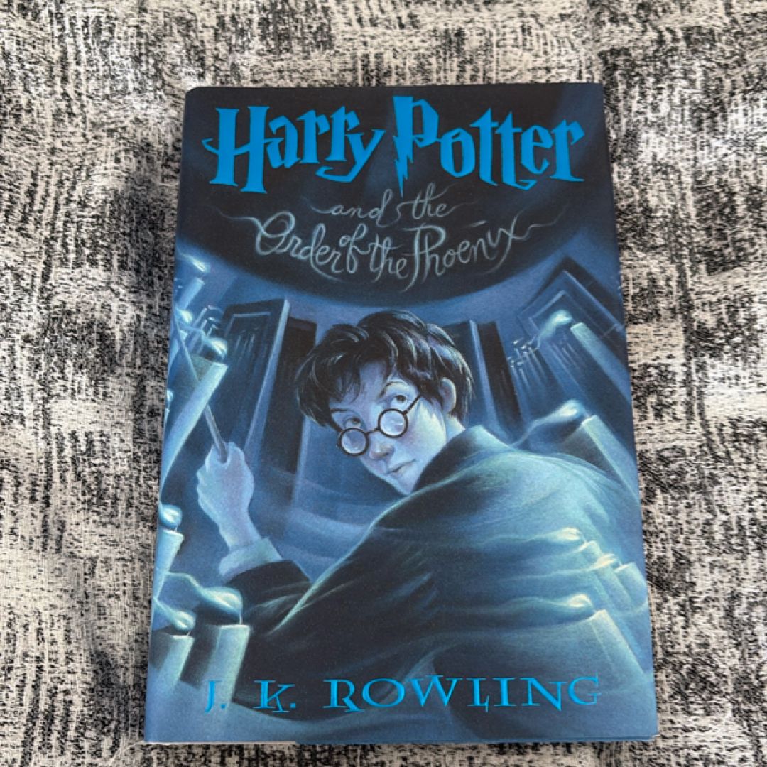 Harry Potter and the Order of the Phoenix (Harry Potter, Book 5)