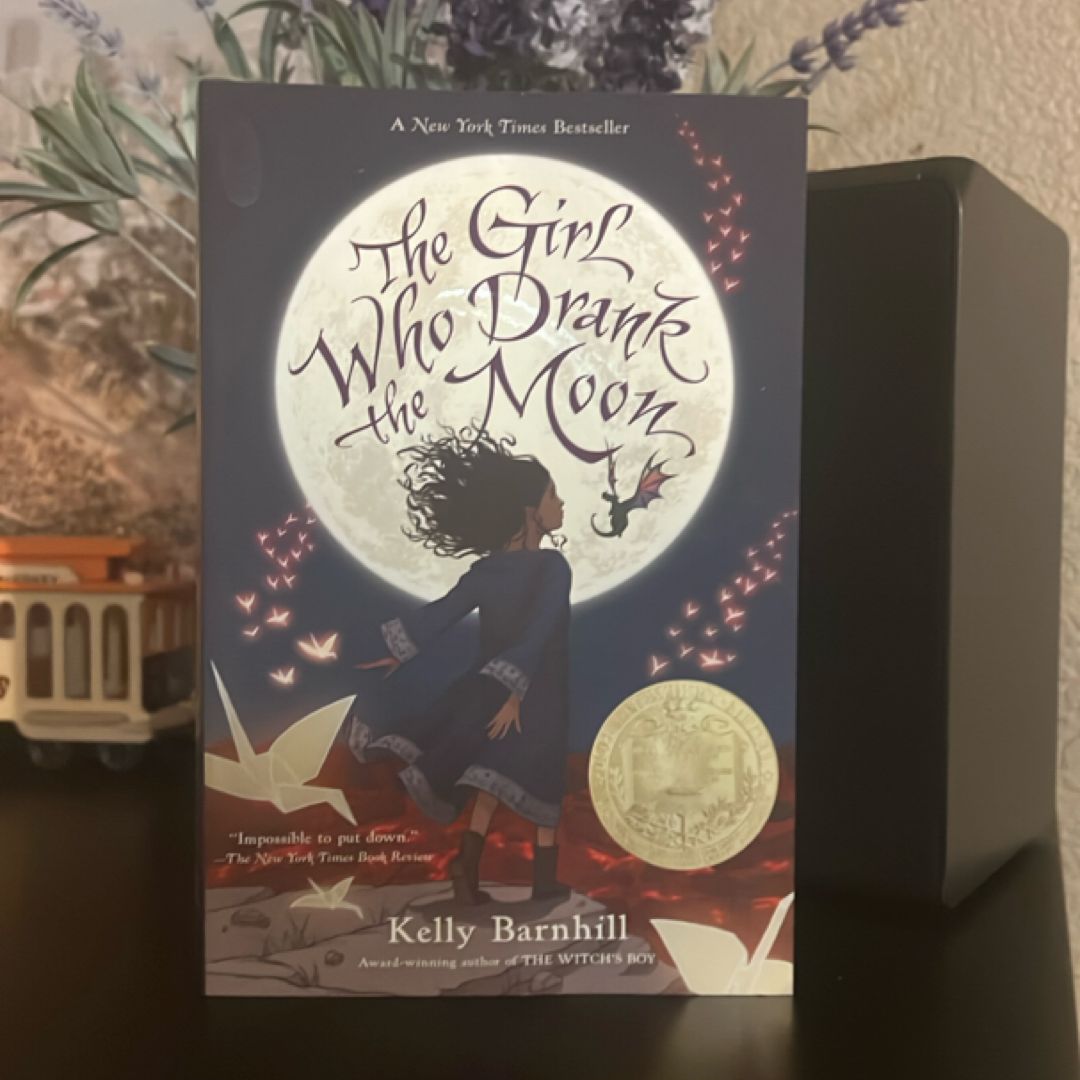 The Girl Who Drank the Moon (Winner of the 2017 Newbery Medal)