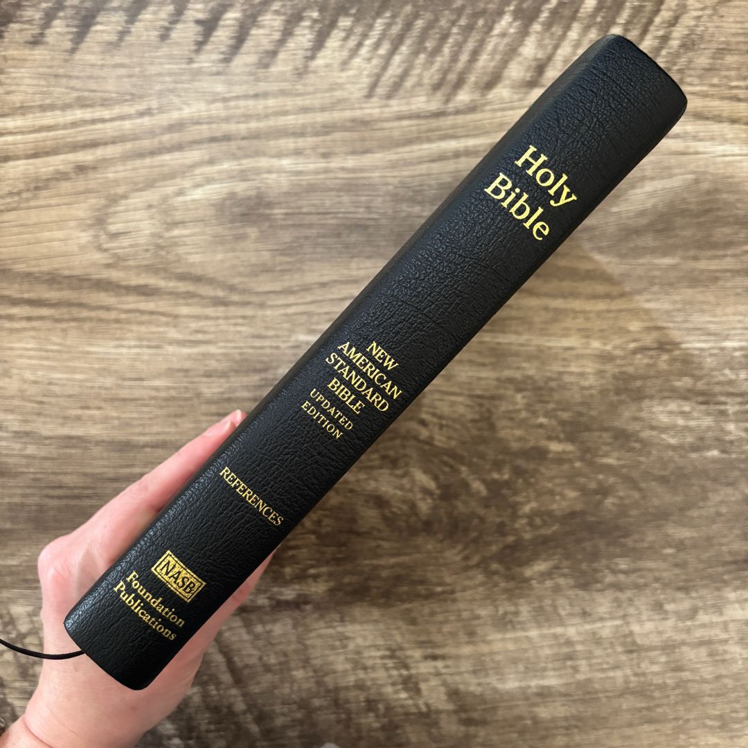 NASB 1995 Large Print Ultrathin Reference Bible, Black, Genuine Leather