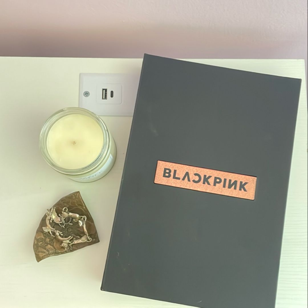 BLACKPINK: BLACKPINK 2018 tour (WITH PHOTOCARDS, NO POSTER) 
