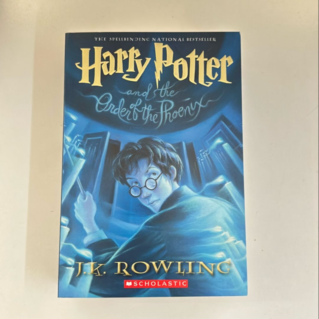 Harry Potter and the Order of the Phoenix (Harry Potter, Book 5)