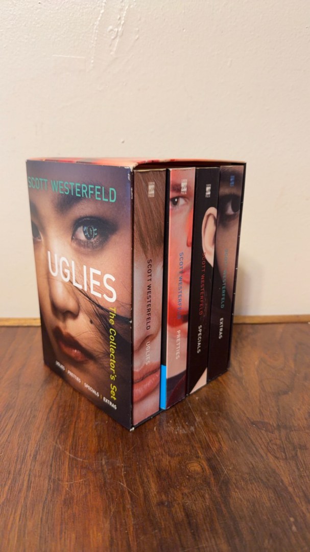 Uglies, Pretties, Specials, Extras