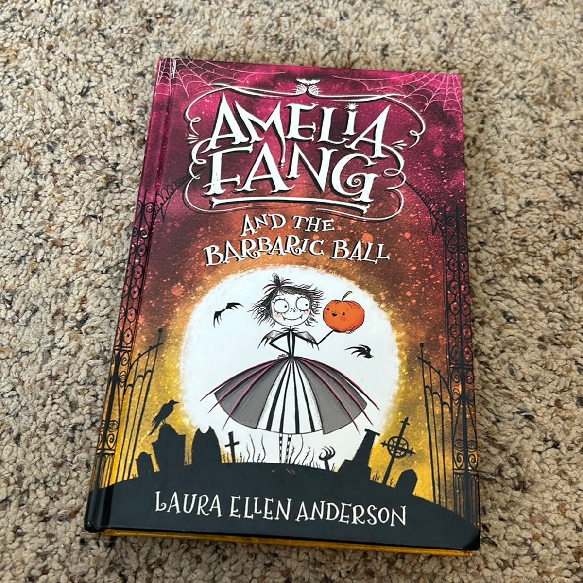 Amelia Fang and the Barbaric Ball (the Amelia Fang Series)
