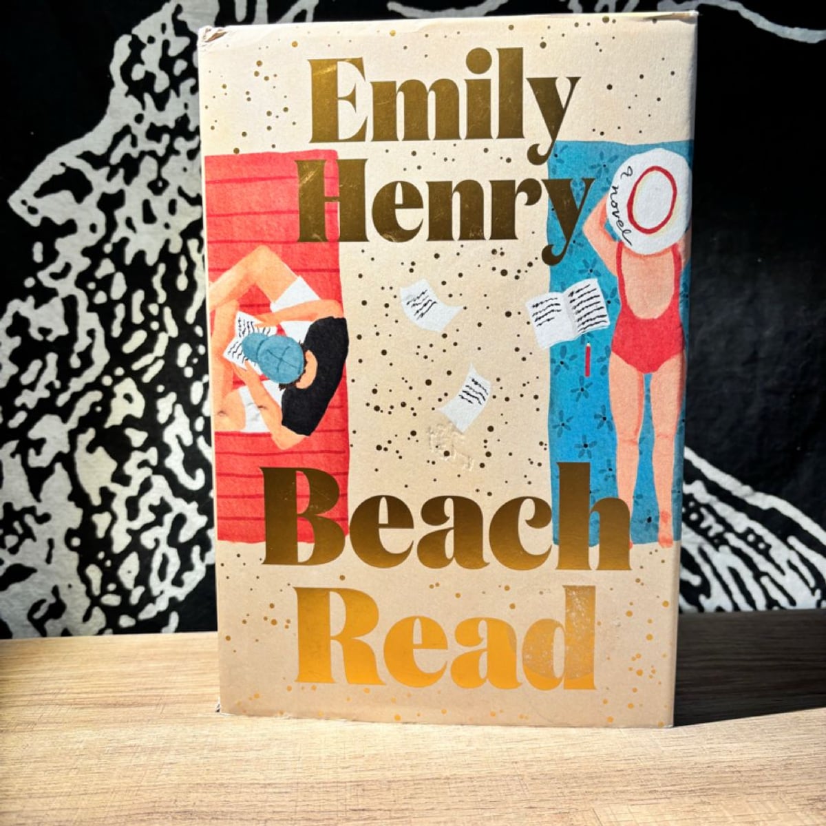 Beach Read by Emily Henry, Hardcover | Pangobooks