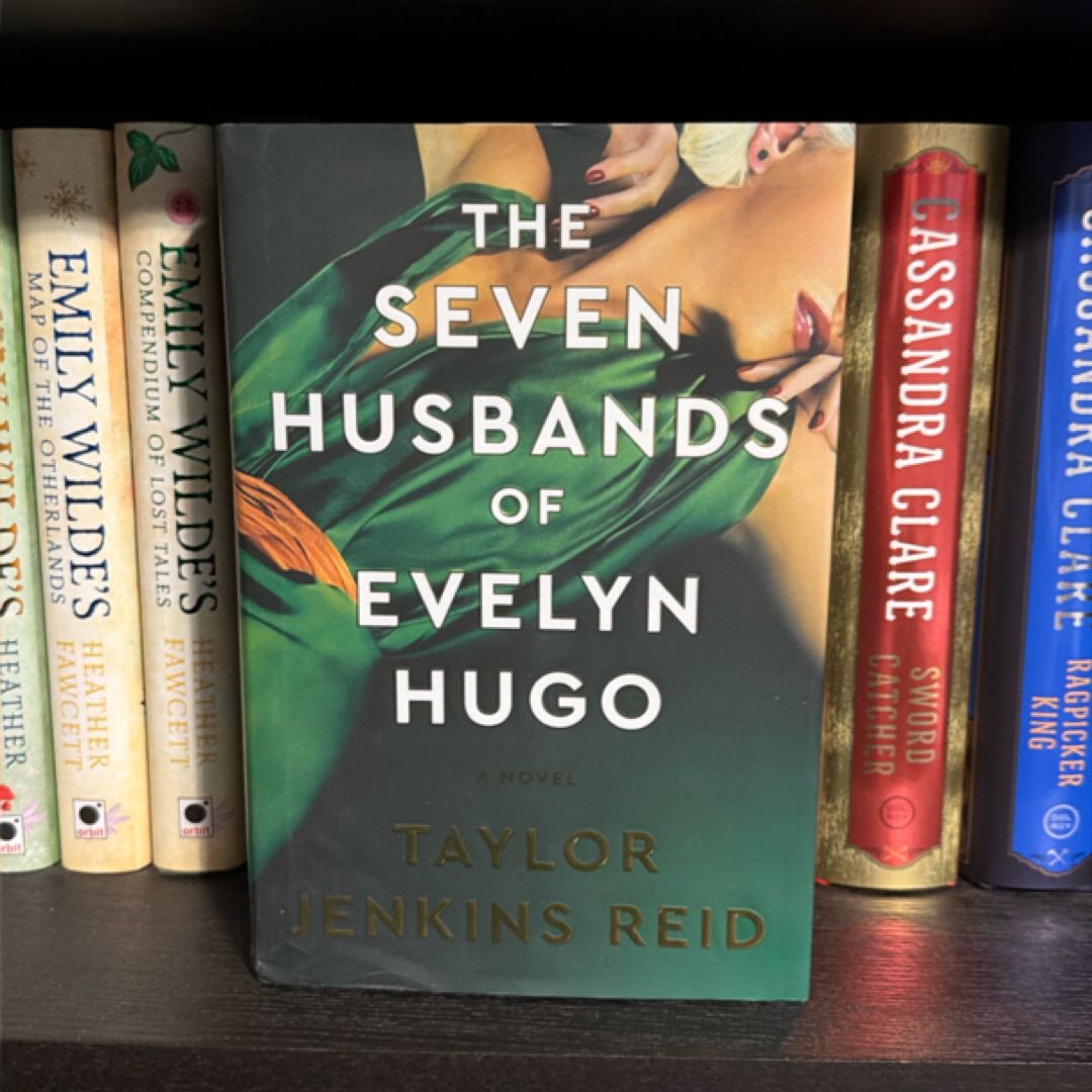 The Seven Husbands of Evelyn Hugo: Deluxe Edition Hardcover