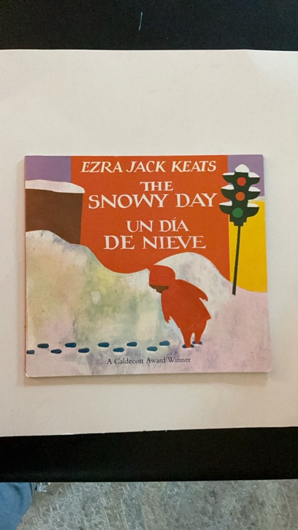 The snowy day : Un día de nieve