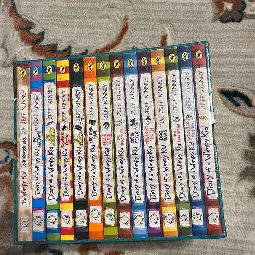 Diary of a Wimpy Kid Box of Books (Books 1-10)
