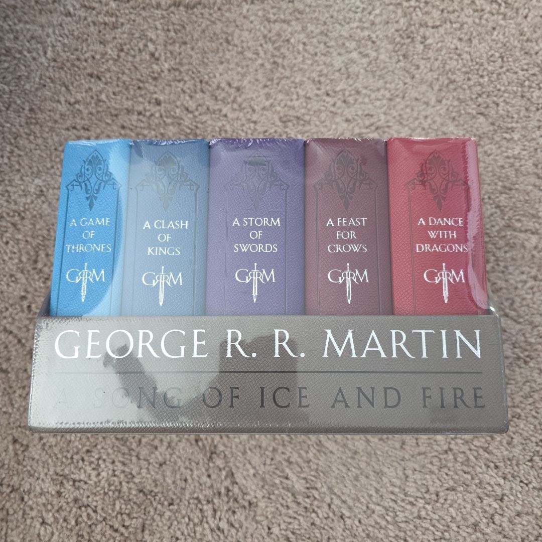 George R. R. Martin's a Game of Thrones 5-Book Boxed Set (Song of Ice and Fire Series)