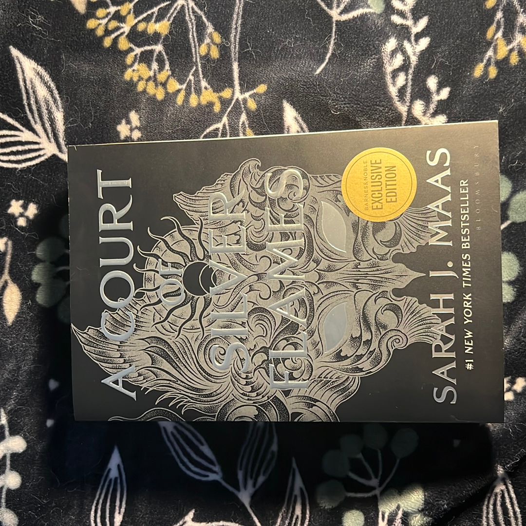 A Court of Silver Flames (B&N Exclusive Edition)