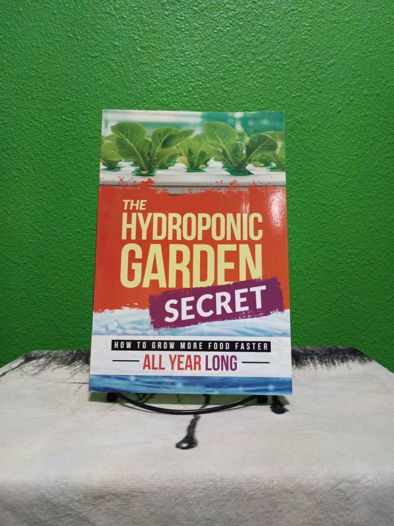The Hydroponic Secret Garden