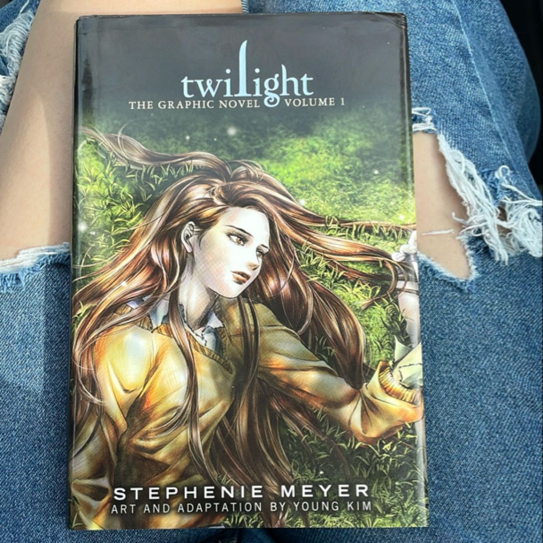 Twilight: the Graphic Novel, Vol. 1