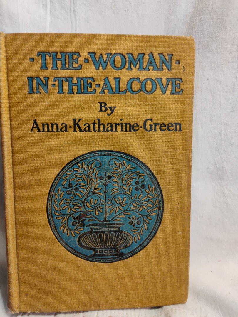 The Woman in the Alcove 