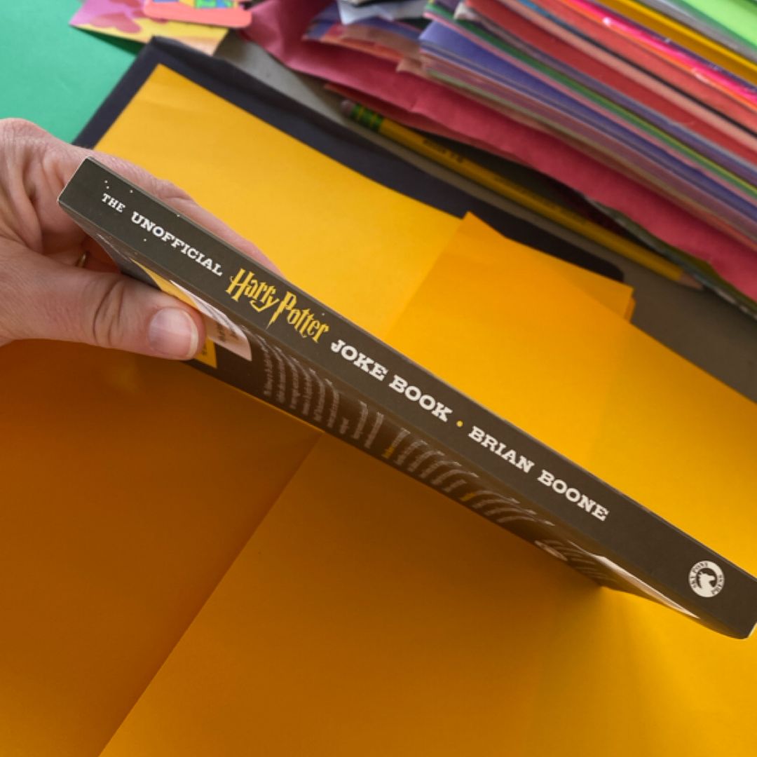The Unofficial Harry Potter Joke Book: Howling Hilarity for Hufflepuff