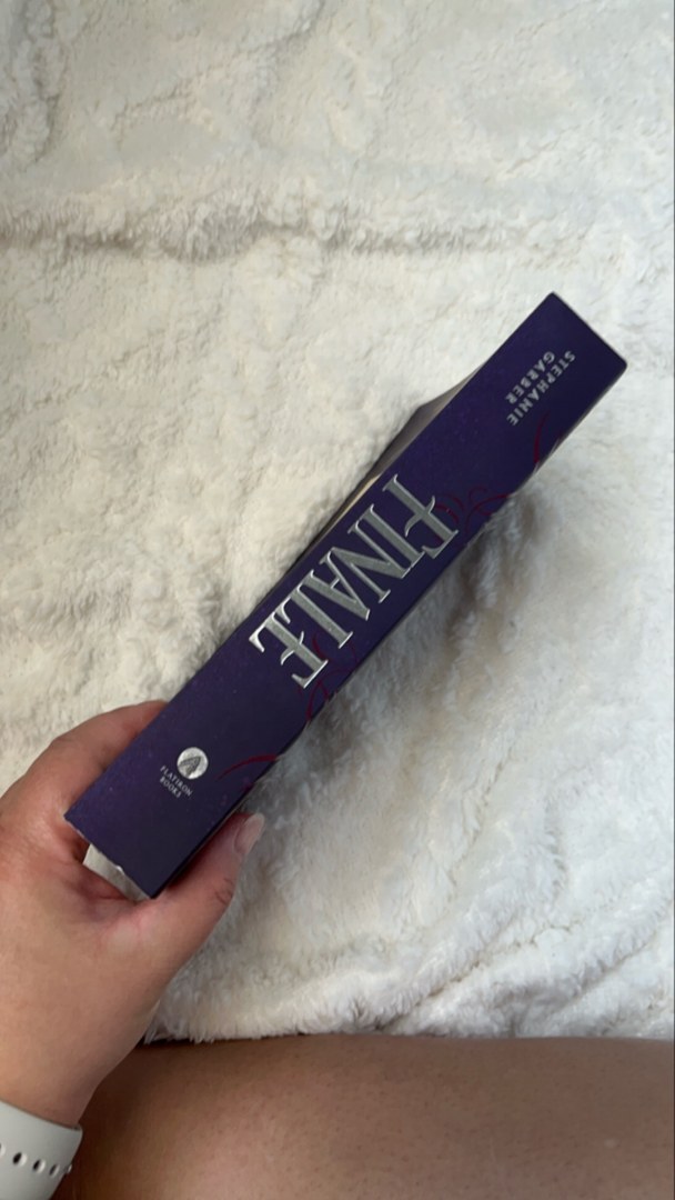 Caraval Paperback Boxed Set