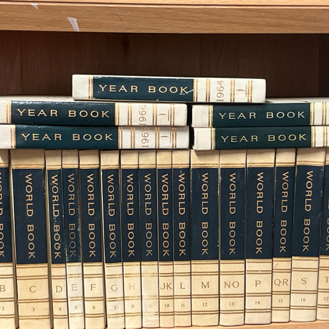 Vintage 1961 World Book Encyclopedia Sets  Year book 1964-68 Missing Volumes 19