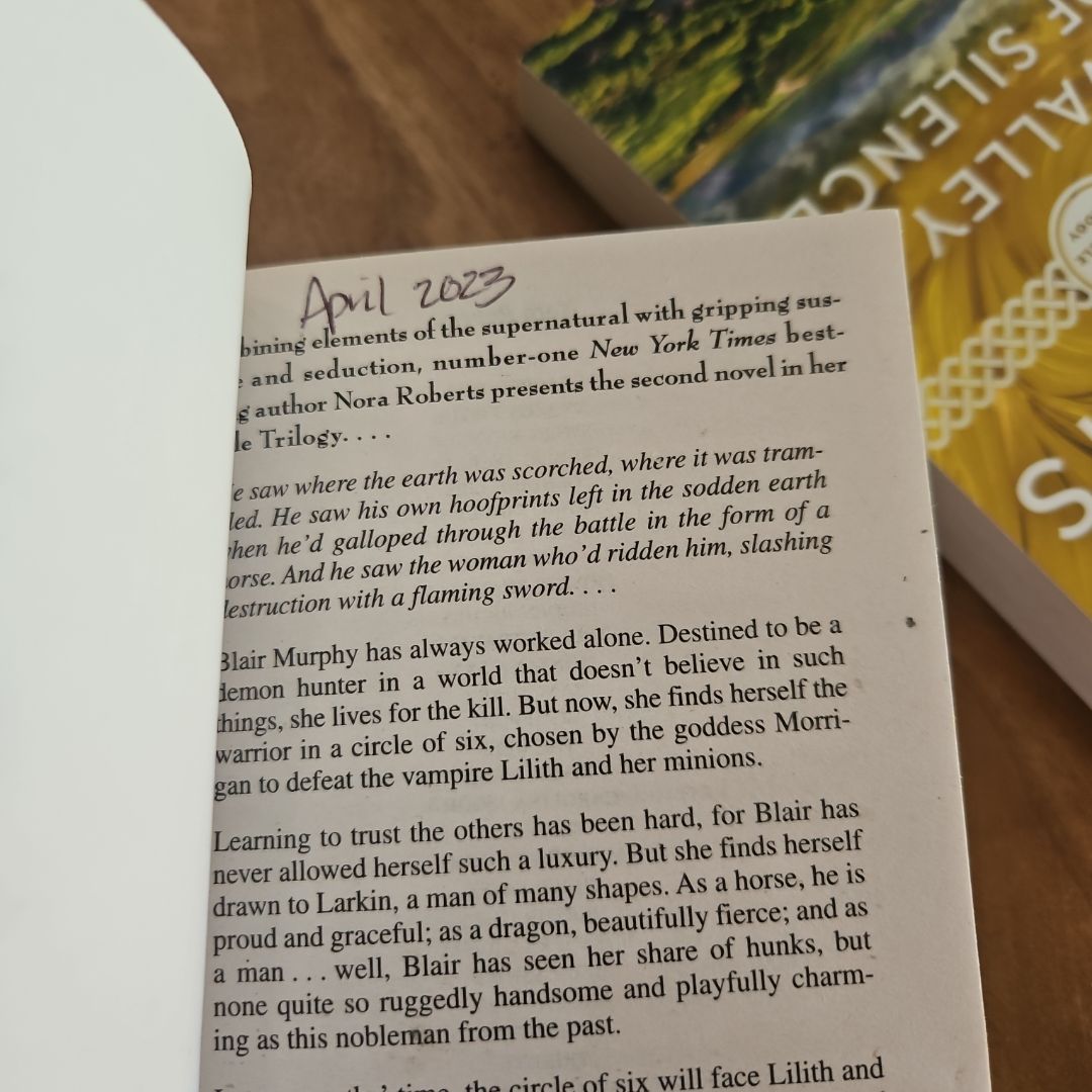 Nora Roberts Circle Trilogy Box Set