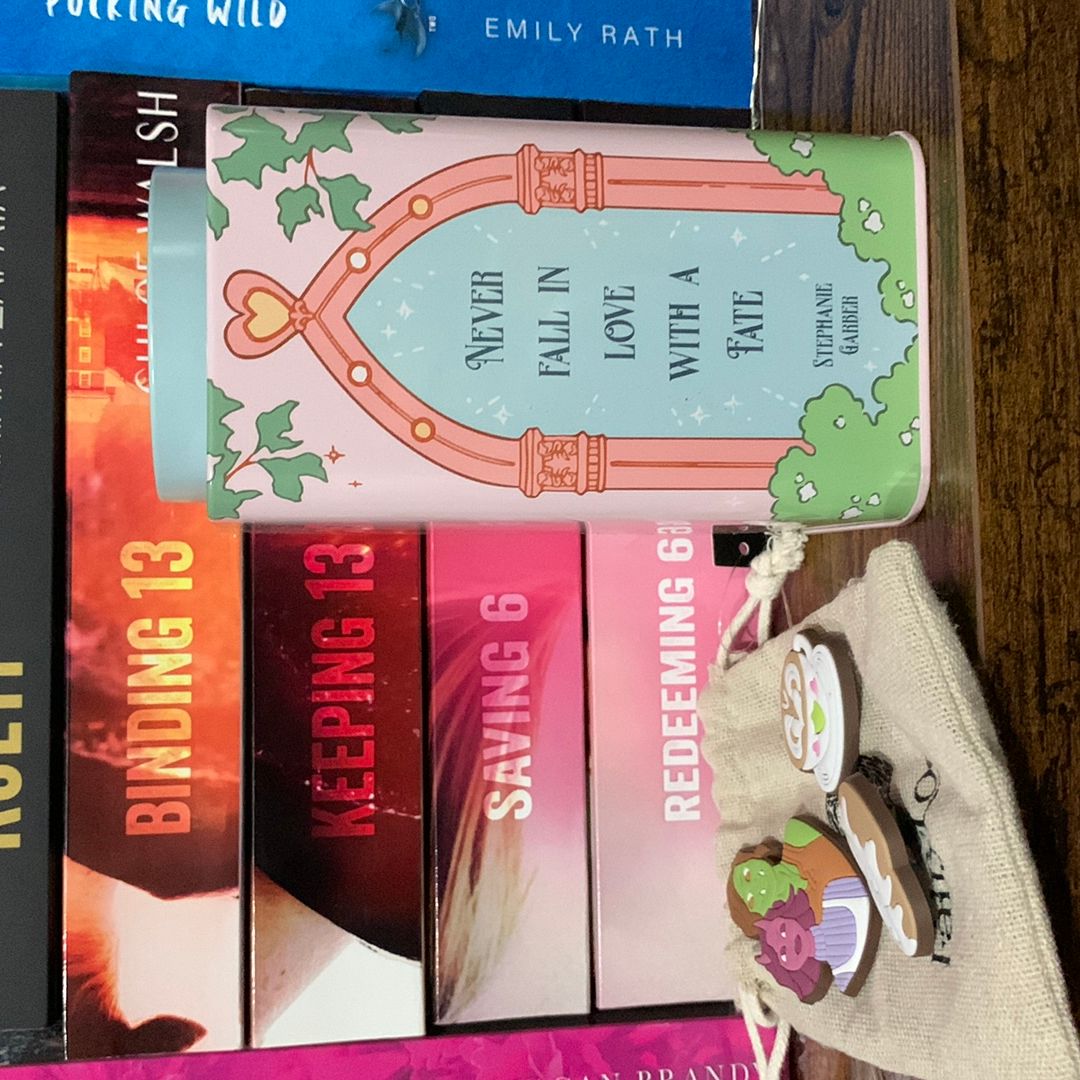 Once upon a broken heart tea tin and charms fairyloot