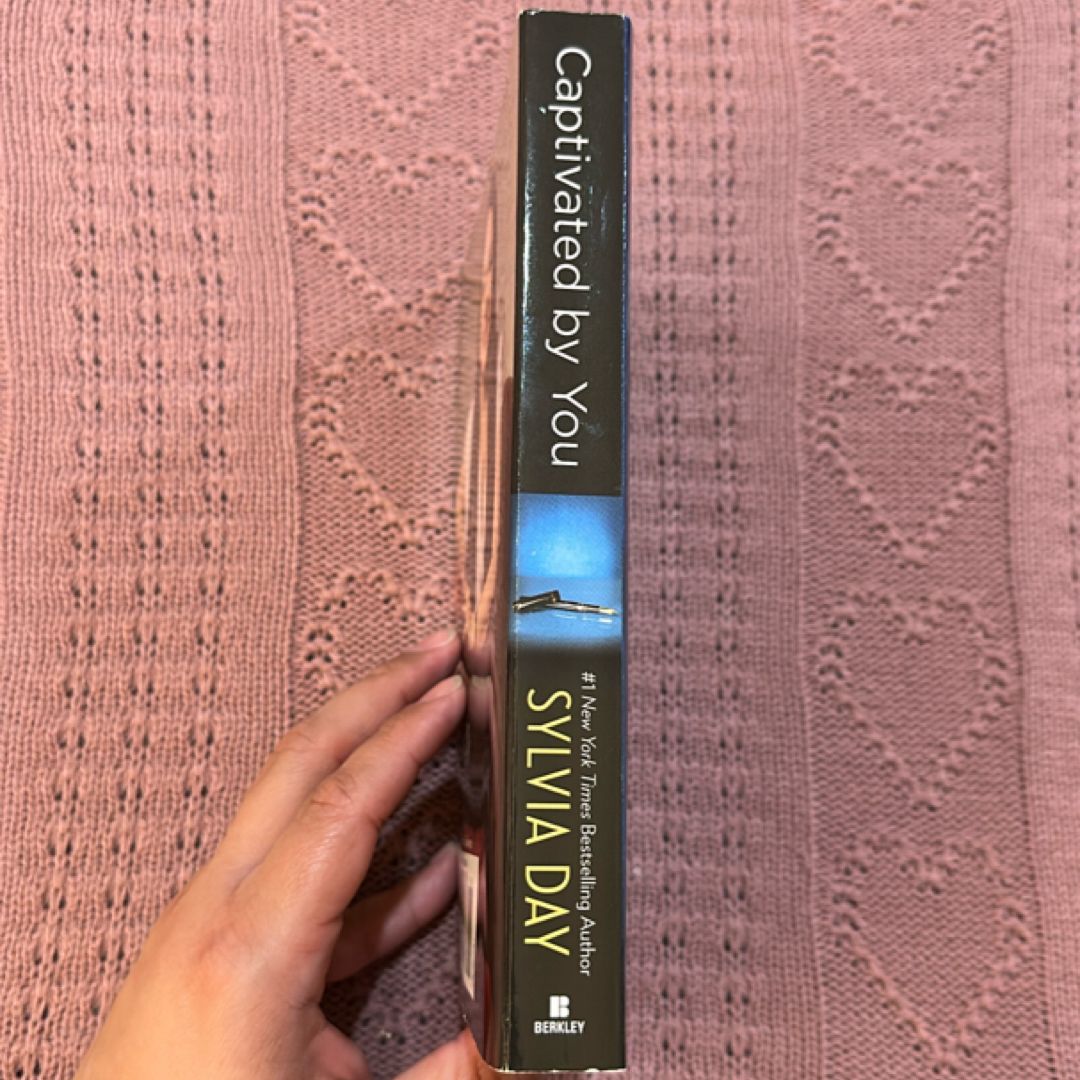 Captivated by You by Sylvia Day, Paperback | Pangobooks
