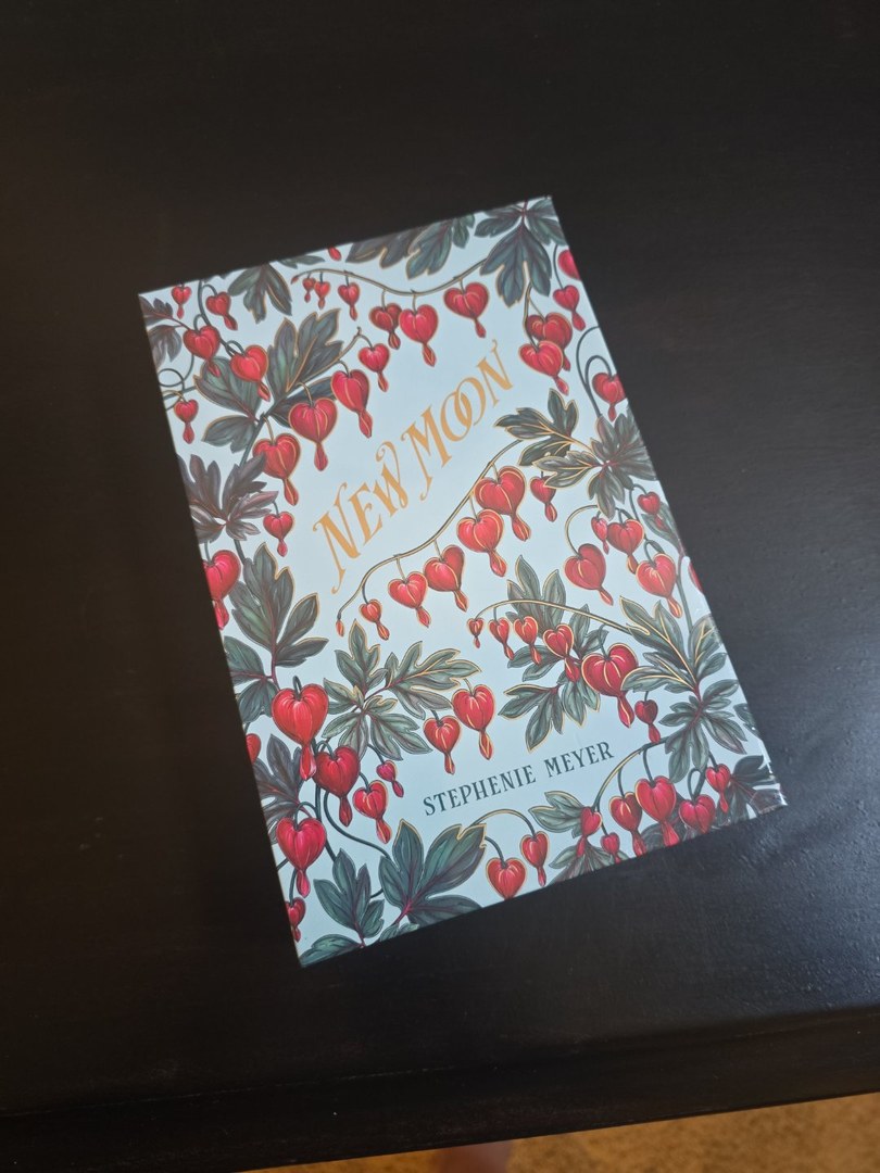 New Moon: Deluxe Collector's Edition