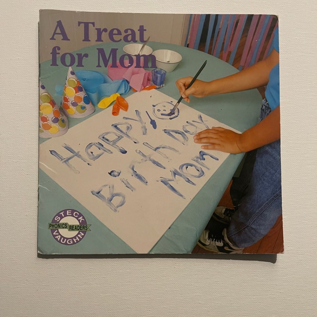 A Treat for Mom Phonics Reader