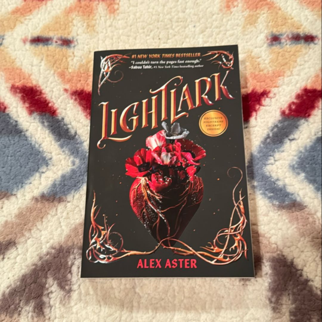 Lightlark (the Lightlark Saga Book 1)