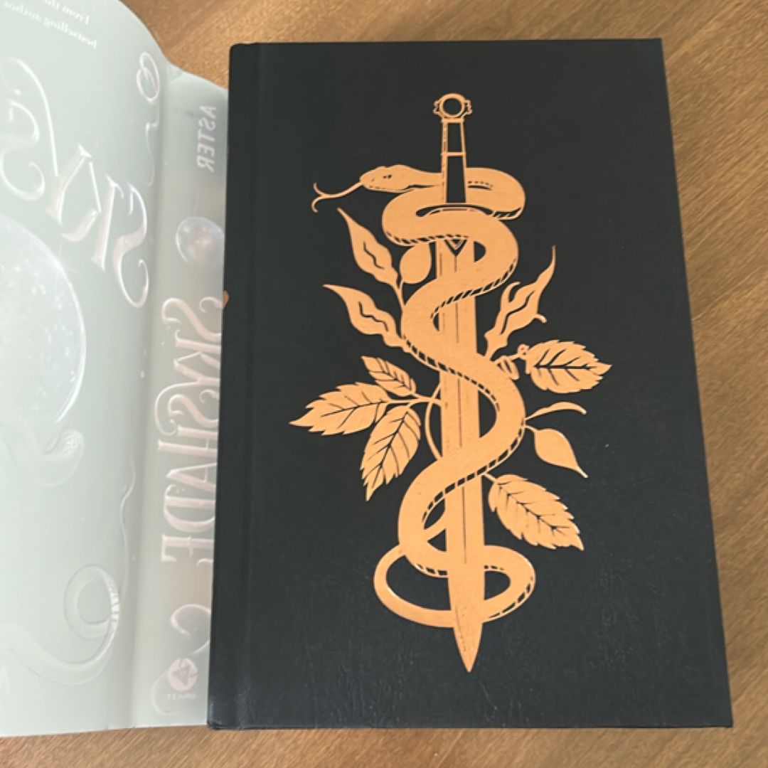 Lightlark (Special Edition) by Alex Aster, Hardcover | Pangobooks
