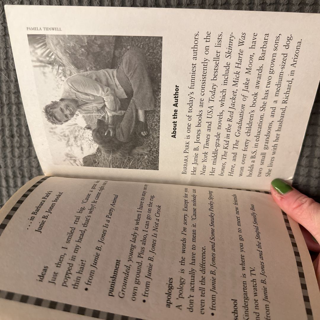 Junie B. Jones #9: Junie B. Jones Is Not a Crook