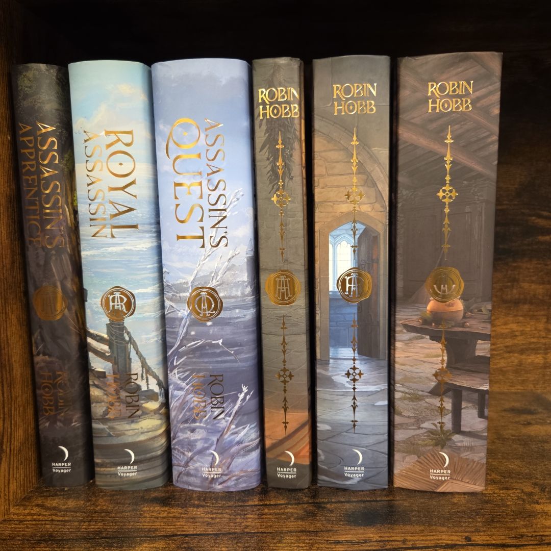 Assassin's Apprentice by Robin Hobb, Hardcover | Pangobooks