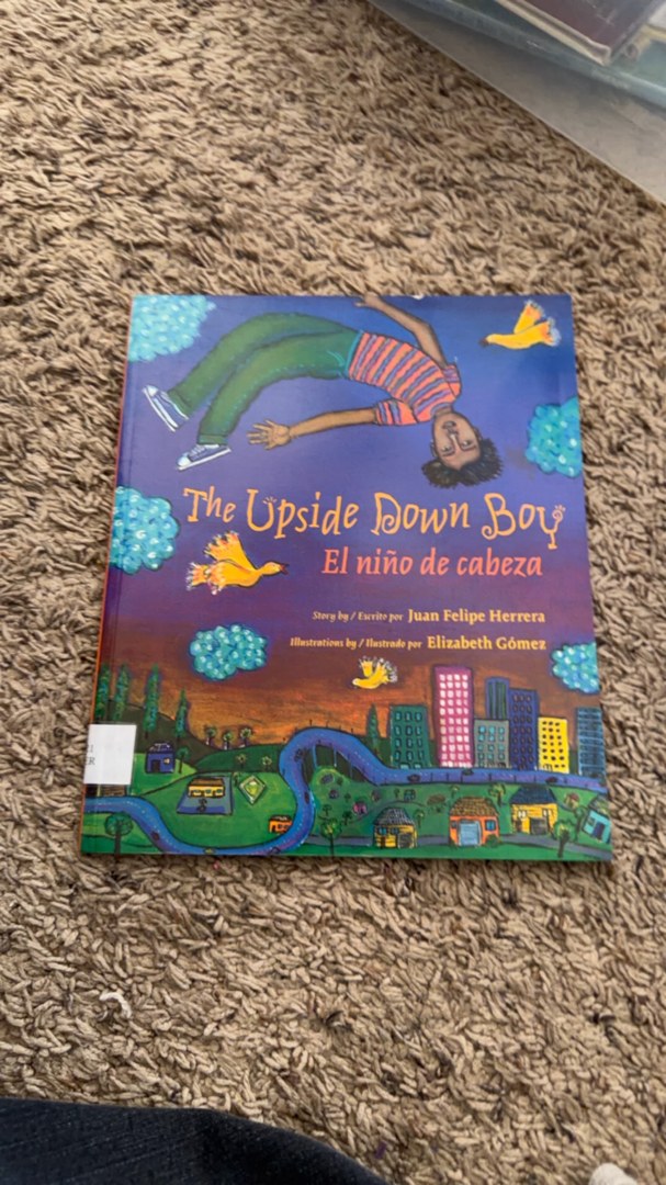 Upside down Boy/el Nino de Cabeza