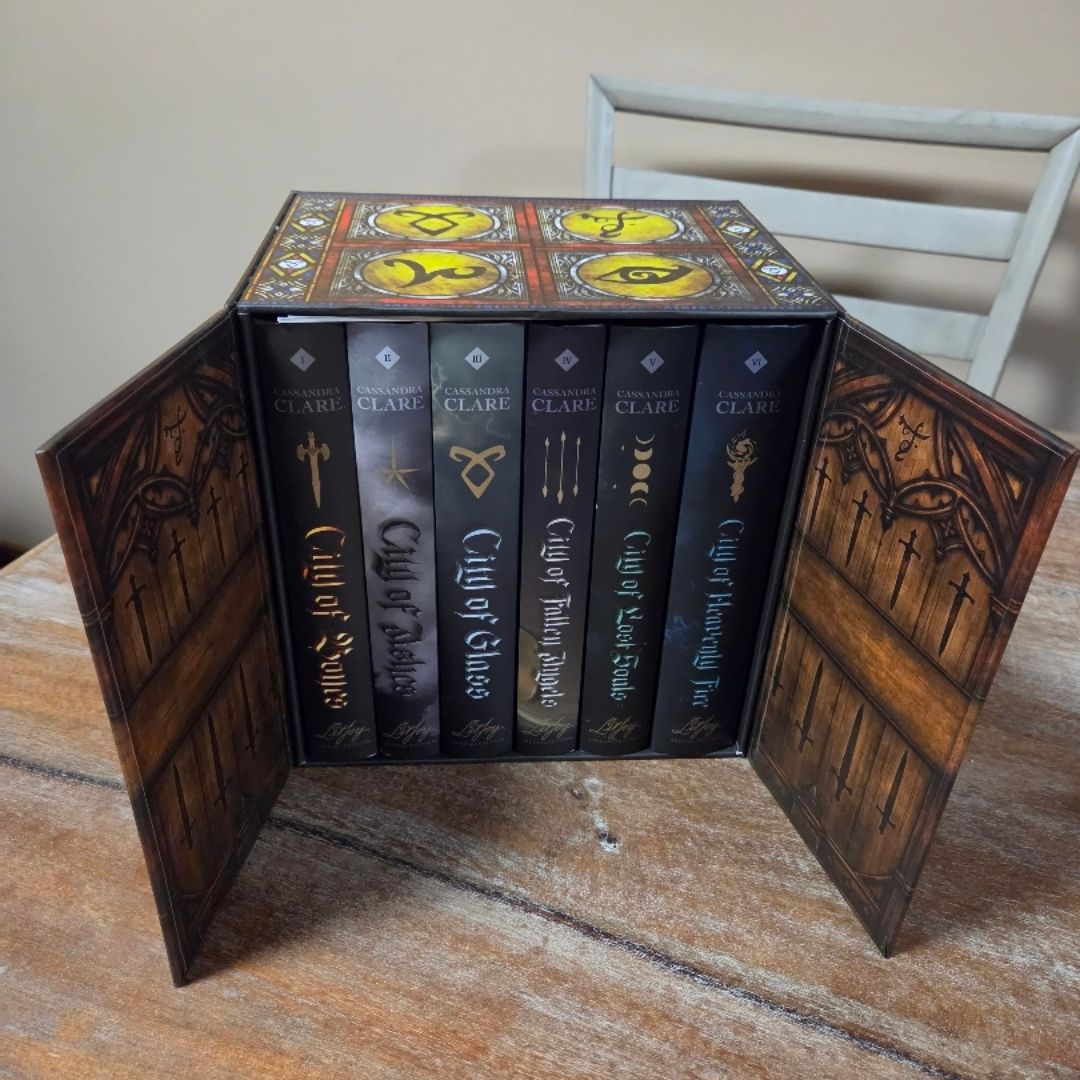 The Mortal Instruments Litjoy Crate Special Edition Annotated Box Set
