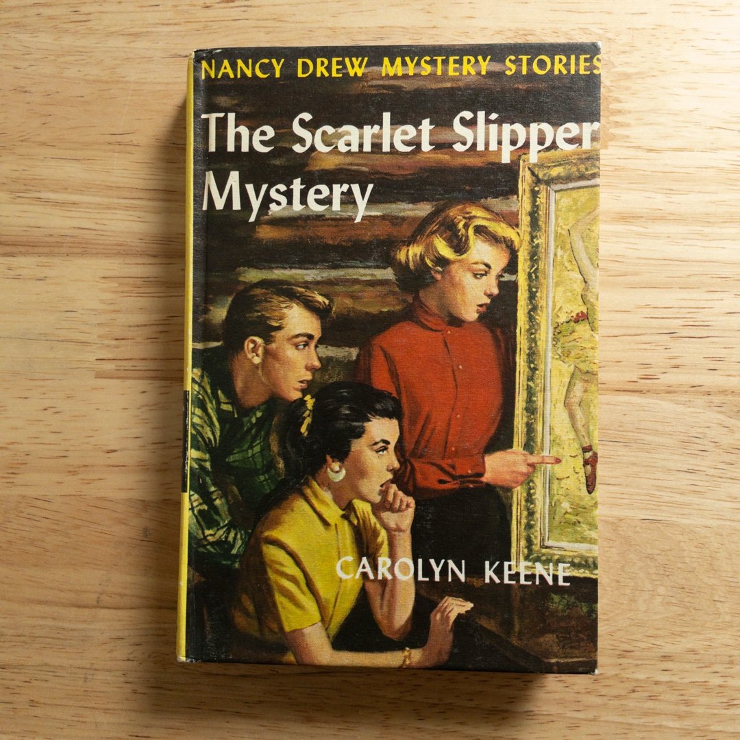 Nancy Drew 32: the Scarlet Slipper Mystery