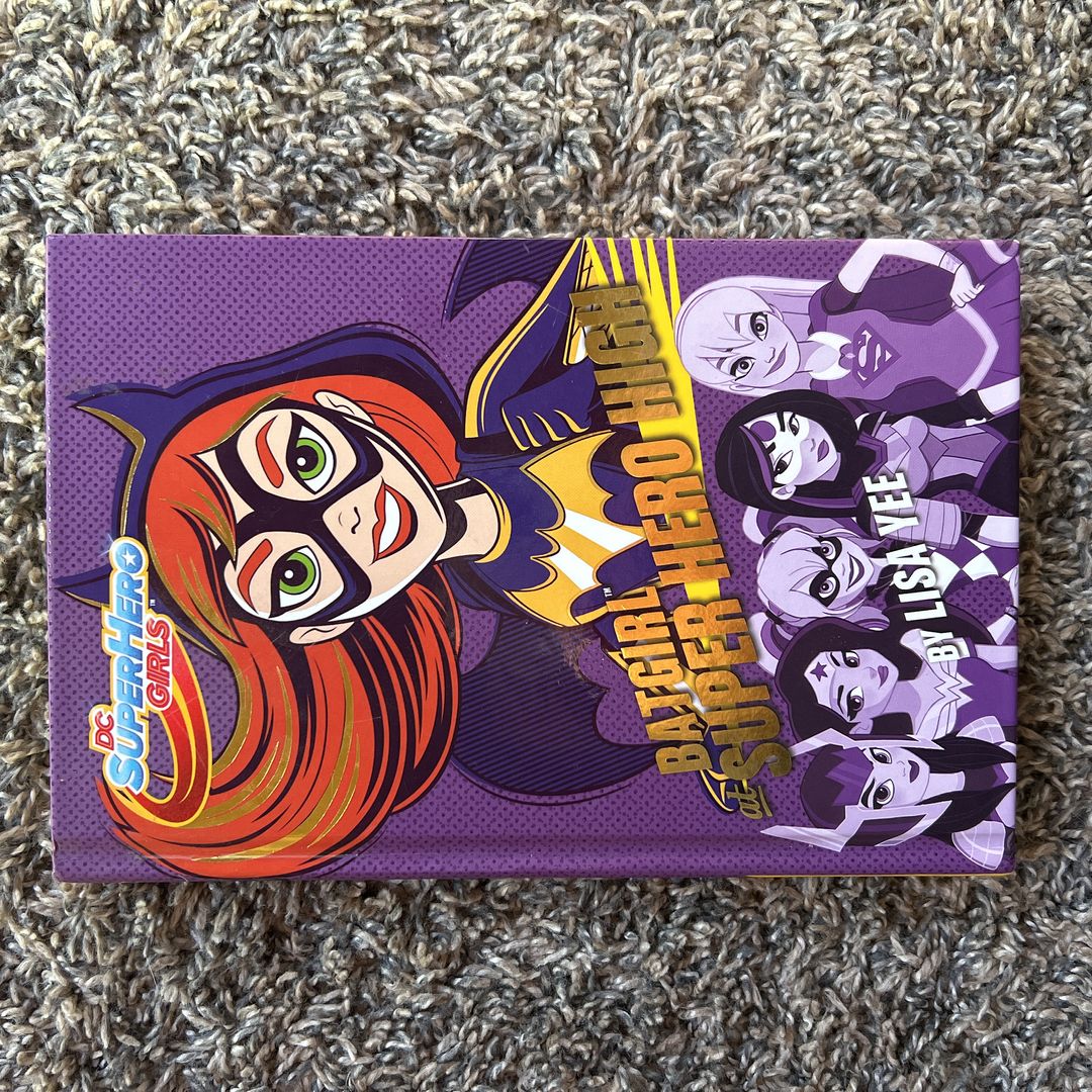Batgirl at Super Hero High (DC Super Hero Girls)