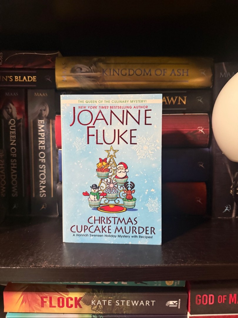Christmas Cupcake Murder