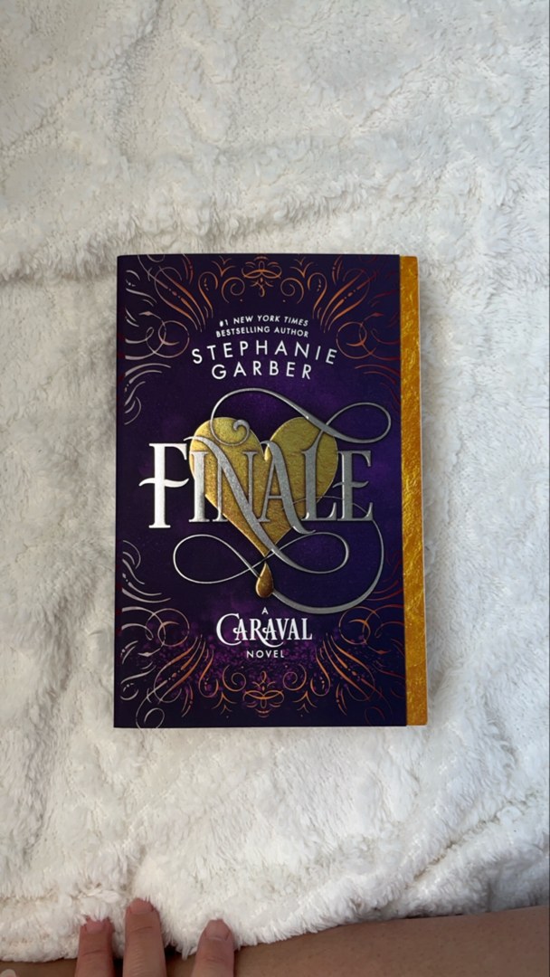 Caraval Paperback Boxed Set