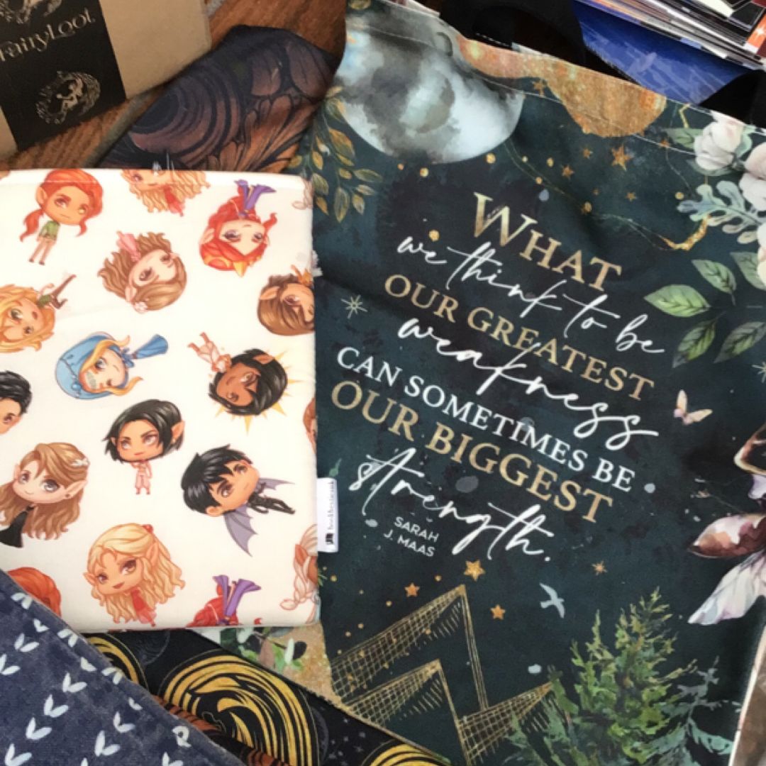ACOTAR Exclusive Tote Bag and Booksleeve