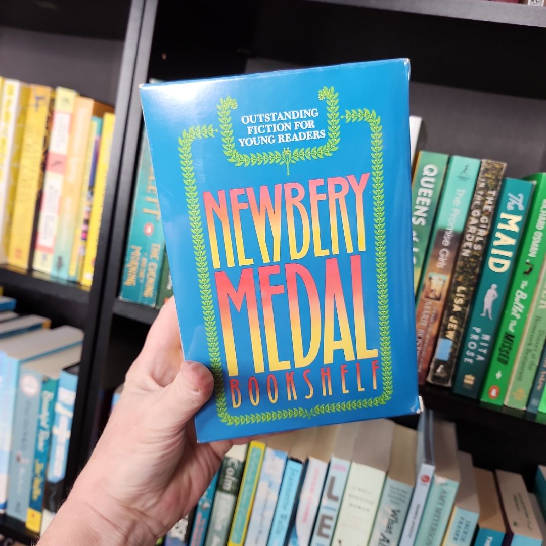 Newberry Medal Bookshelf Box Set