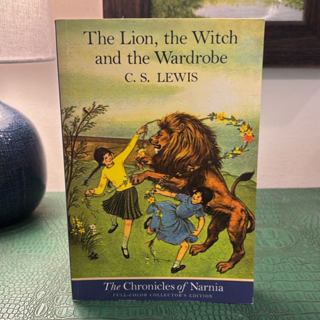 The Lion, the Witch and the Wardrobe: Full Color Edition