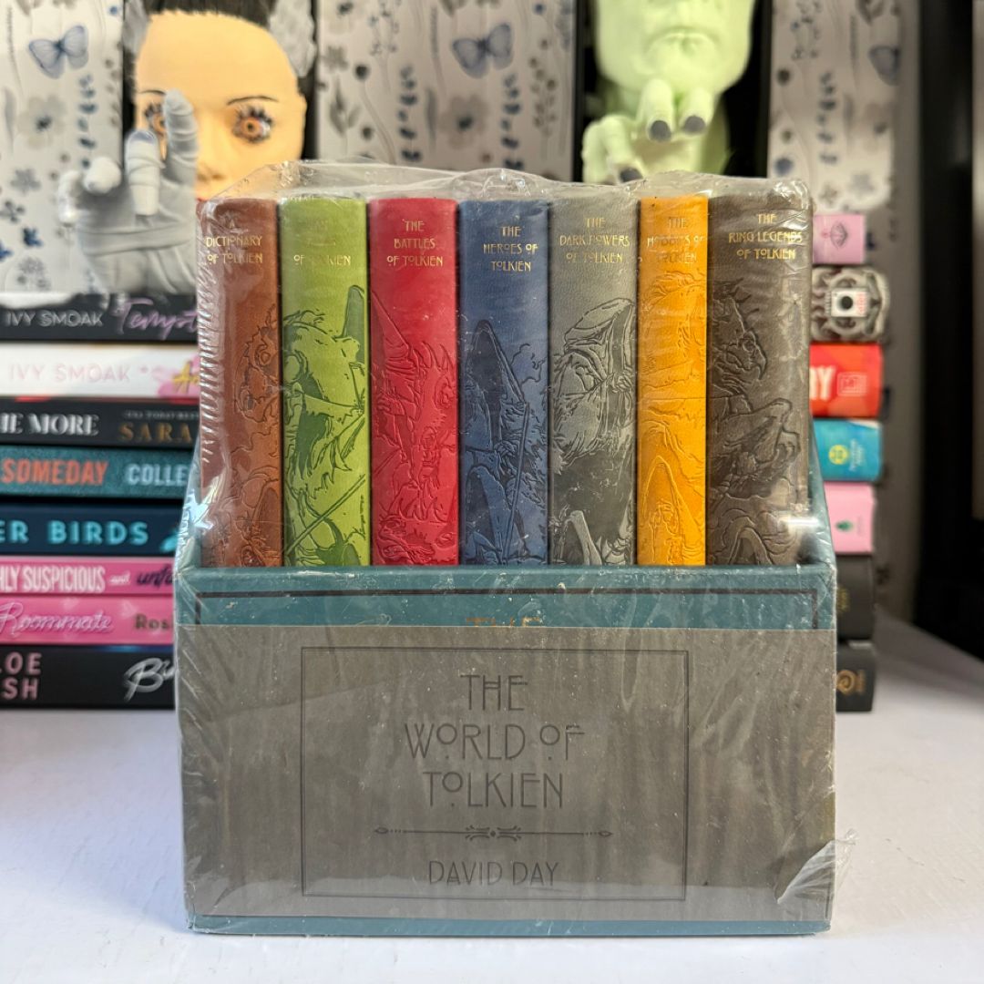 The World of Tolkien: Seven-Book Boxed Set