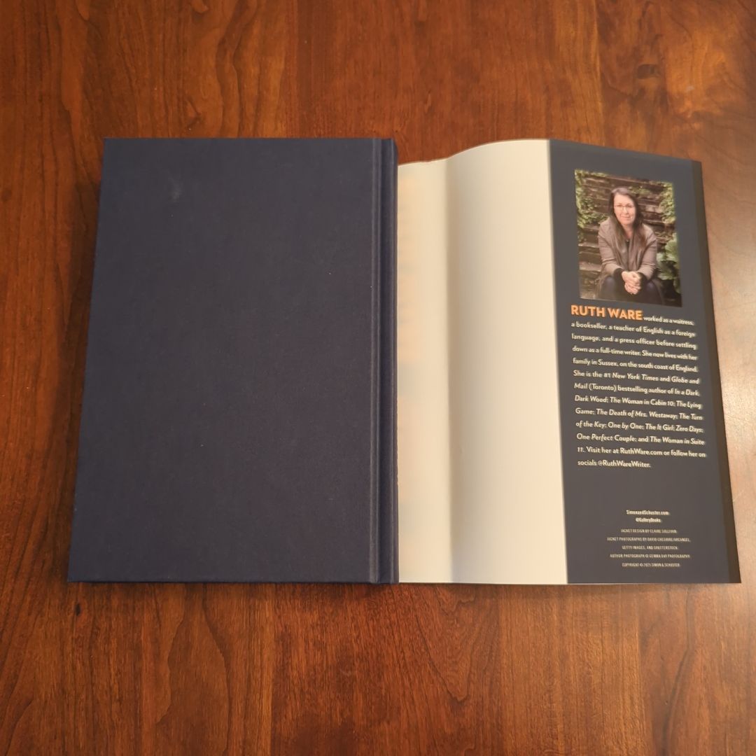 **B&N EXCLUSIVE** The Woman in Suite 11