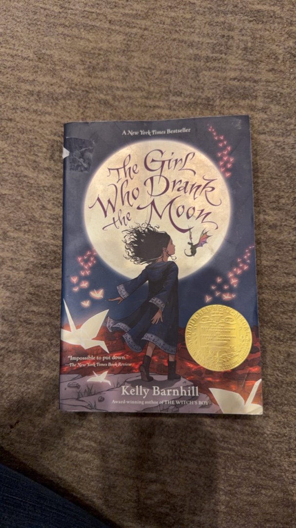 The Girl Who Drank the Moon (Winner of the 2017 Newbery Medal)