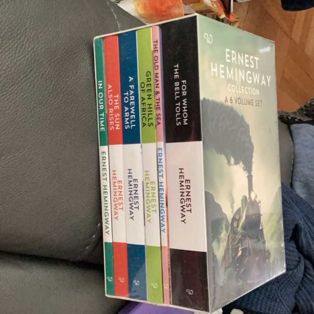 Ernest Hemingway Collection 6 book set (For Whom The Bell Tolls, A Farewell To Arms, Green Hills Of Africa, The Old & The Sea, In Our Time, The Sun Also Rises)
