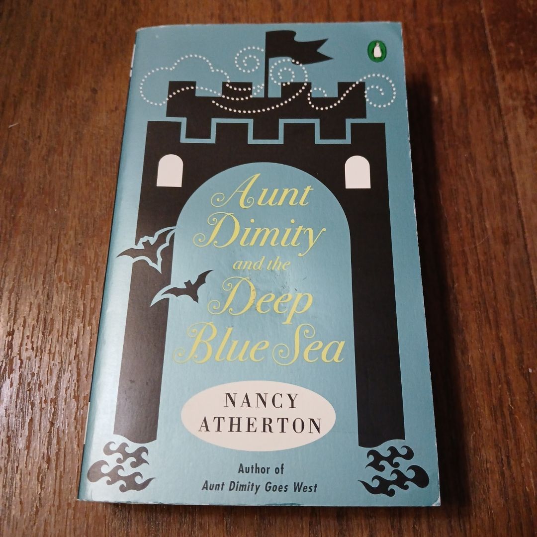 Aunt Dimity and the Deep Blue Sea