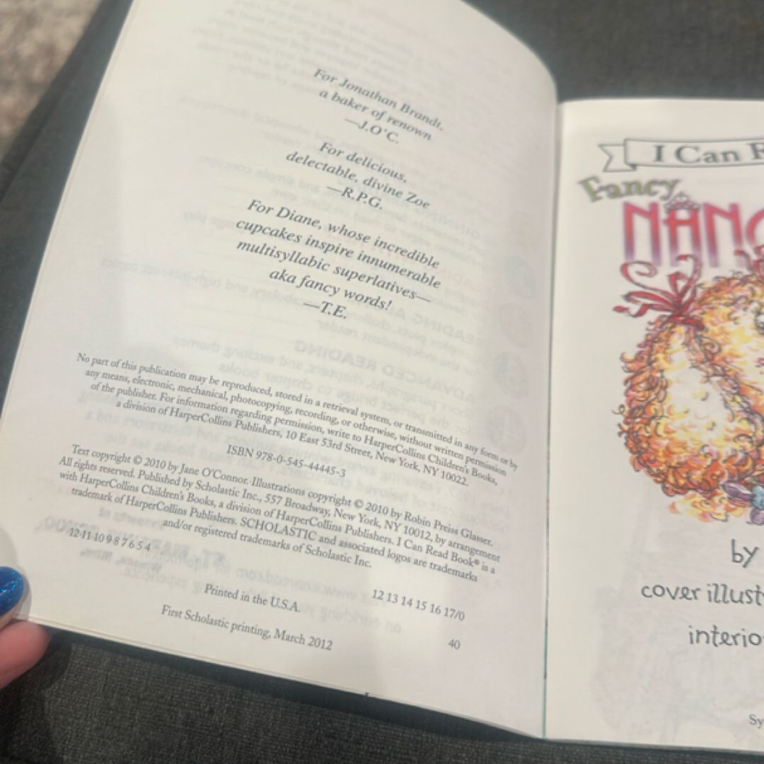 Fancy Nancy and the Delectable Cupcakes